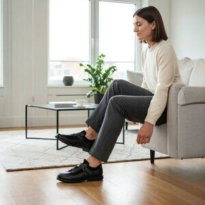 Donald Pliner Sports Black Leather Low Profile Chunky Lug Sole Hiker, Sze 8.5